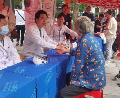 同心筑健康 服務(wù)暖民心——中國民主同盟湖北省委員會健康咨詢服務(wù)紀實
